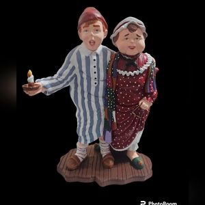 Dept 56 All Through the House "Mama in Her Kerchief Papa in His Cap" ~ Figurine